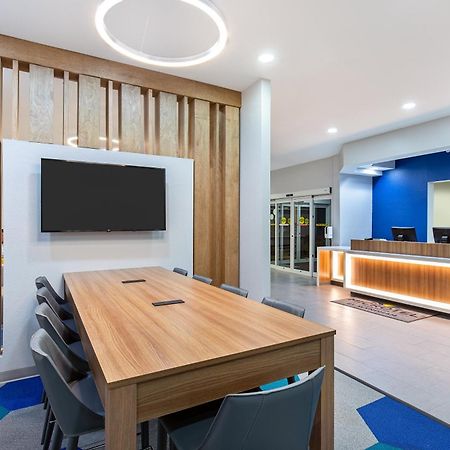 Microtel Inn & Suites Columbus North Bagian luar foto