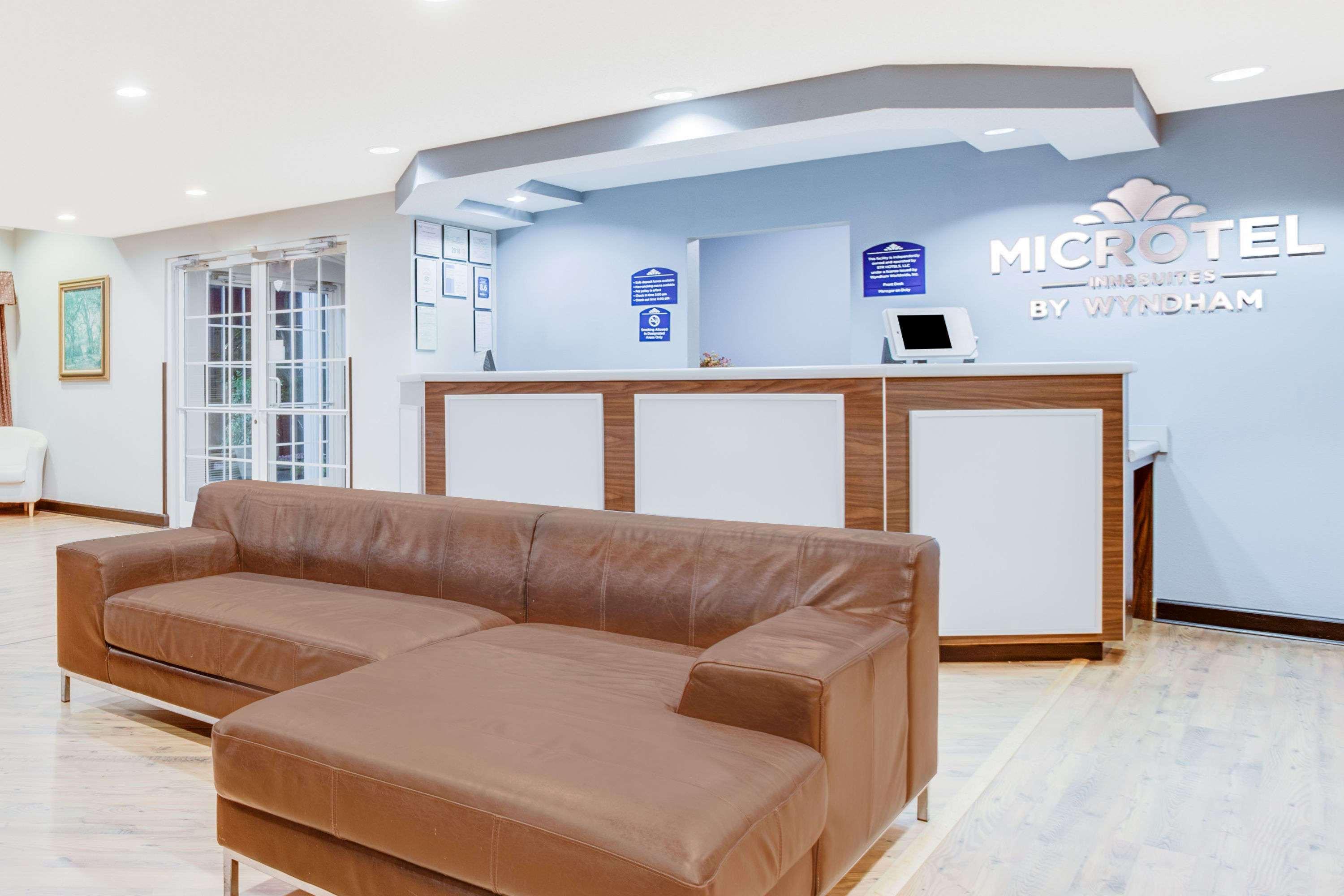 Microtel Inn & Suites Columbus North Bagian luar foto