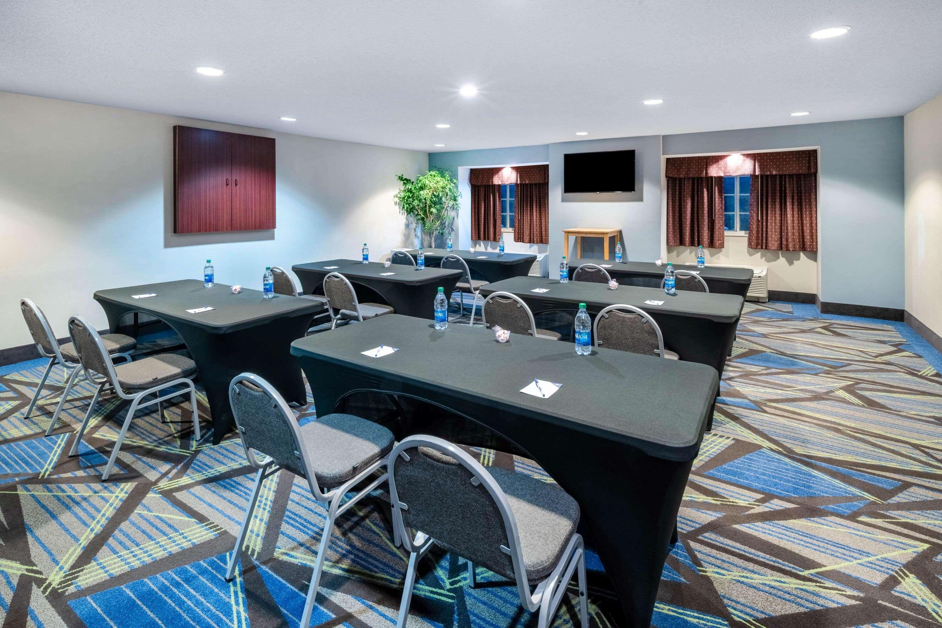 Microtel Inn & Suites Columbus North Bagian luar foto