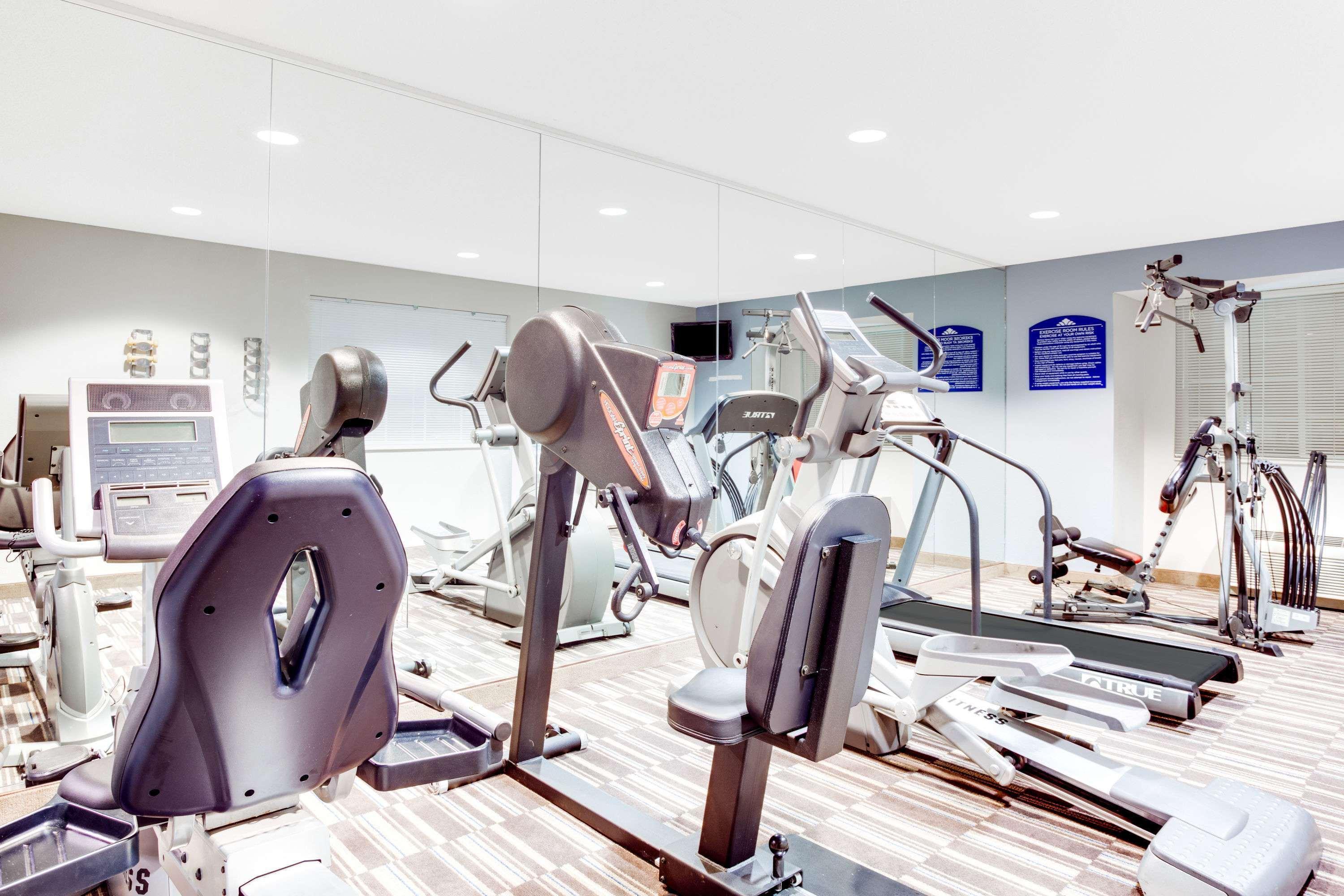 Microtel Inn & Suites Columbus North Bagian luar foto