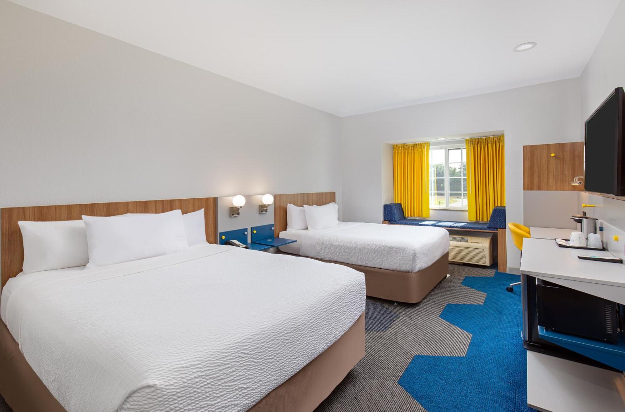 Microtel Inn & Suites Columbus North Bagian luar foto