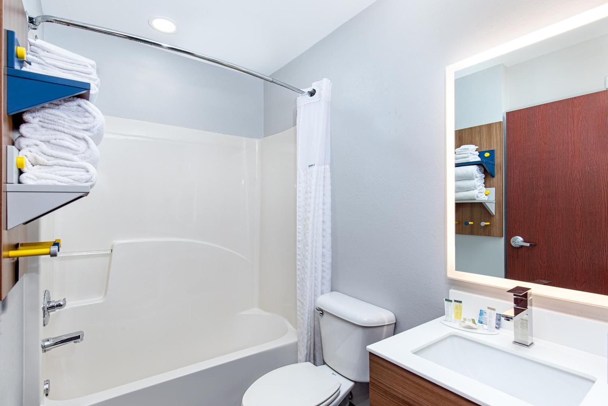 Microtel Inn & Suites Columbus North Bagian luar foto