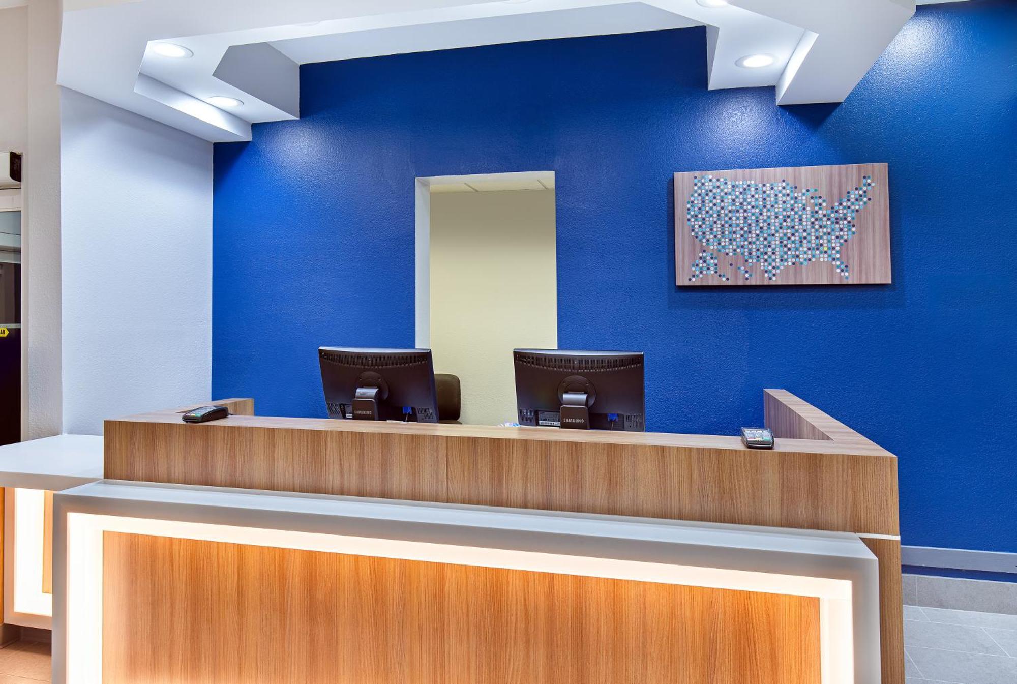 Microtel Inn & Suites Columbus North Bagian luar foto