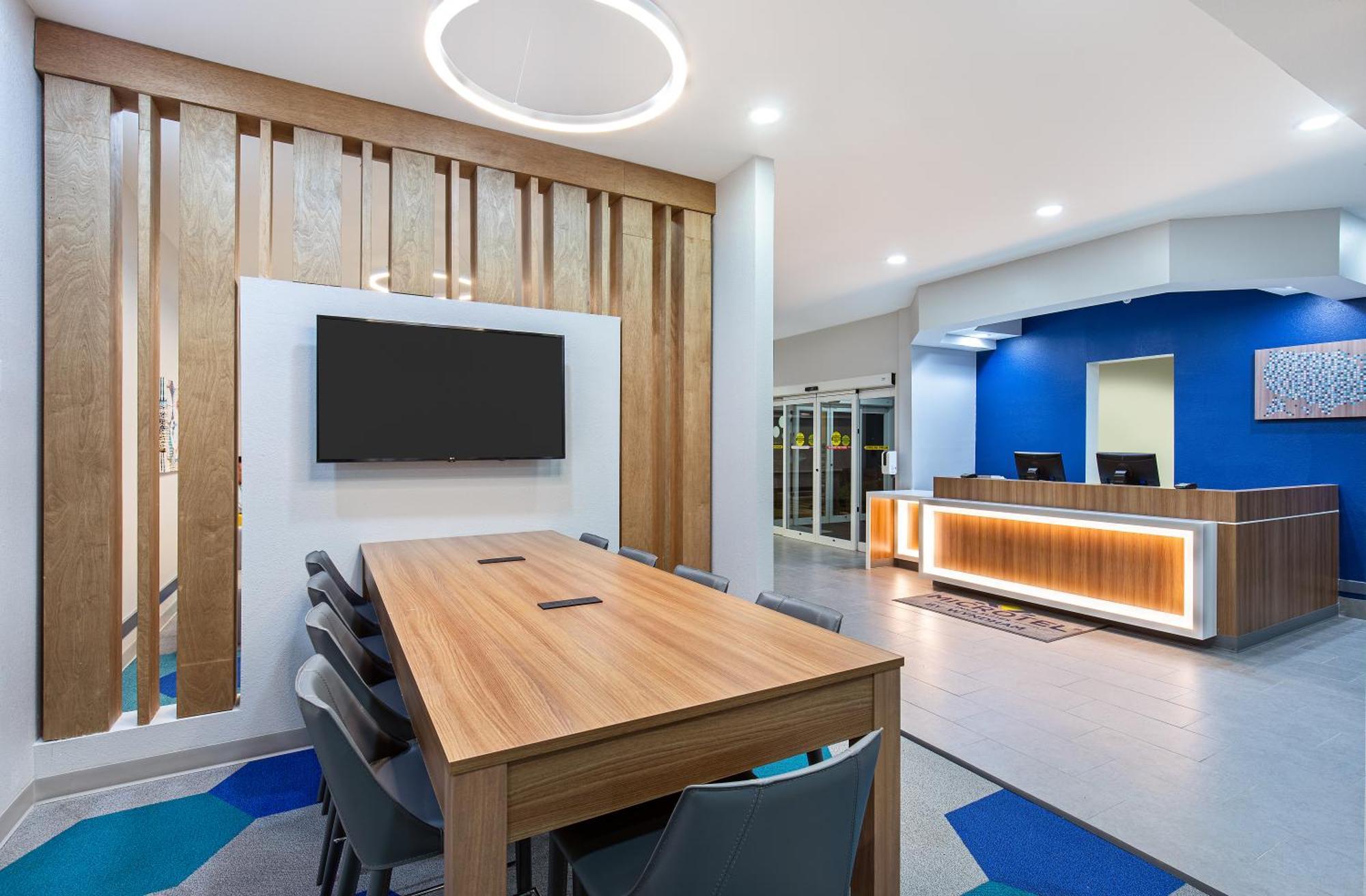Microtel Inn & Suites Columbus North Bagian luar foto