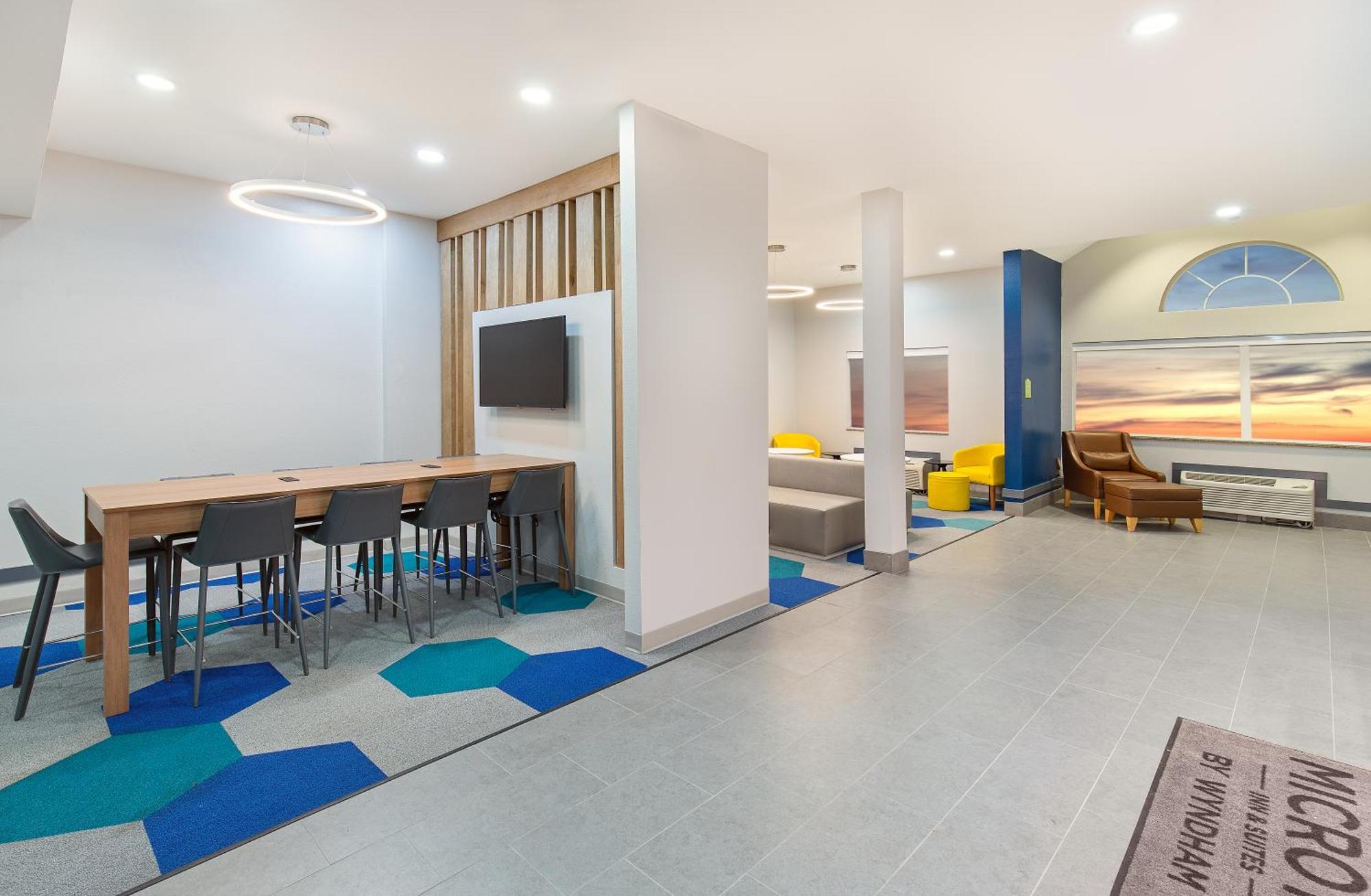 Microtel Inn & Suites Columbus North Bagian luar foto