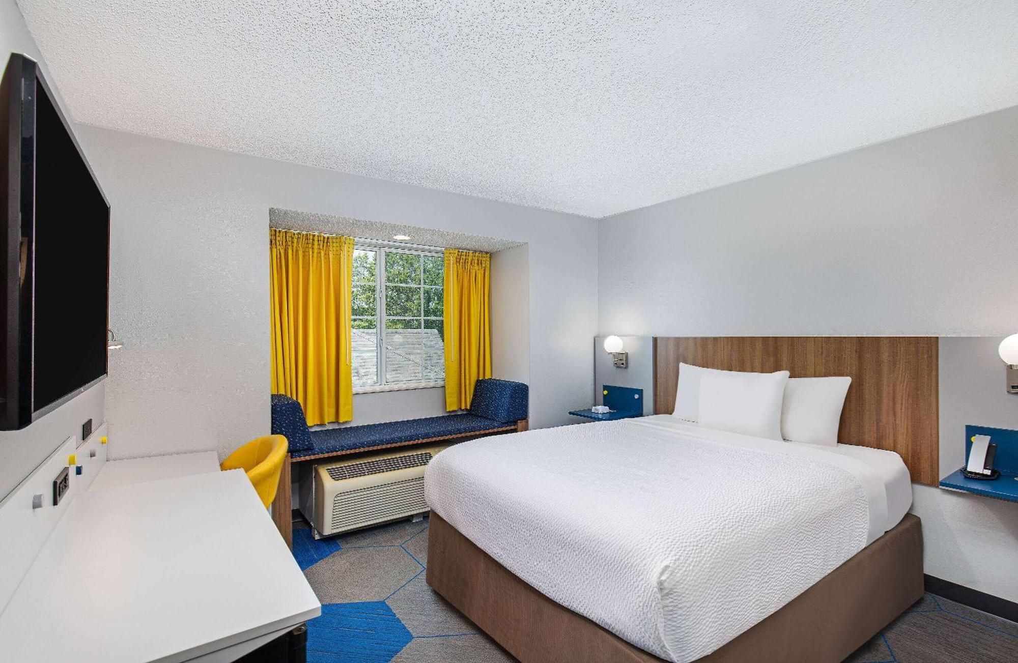 Microtel Inn & Suites Columbus North Bagian luar foto