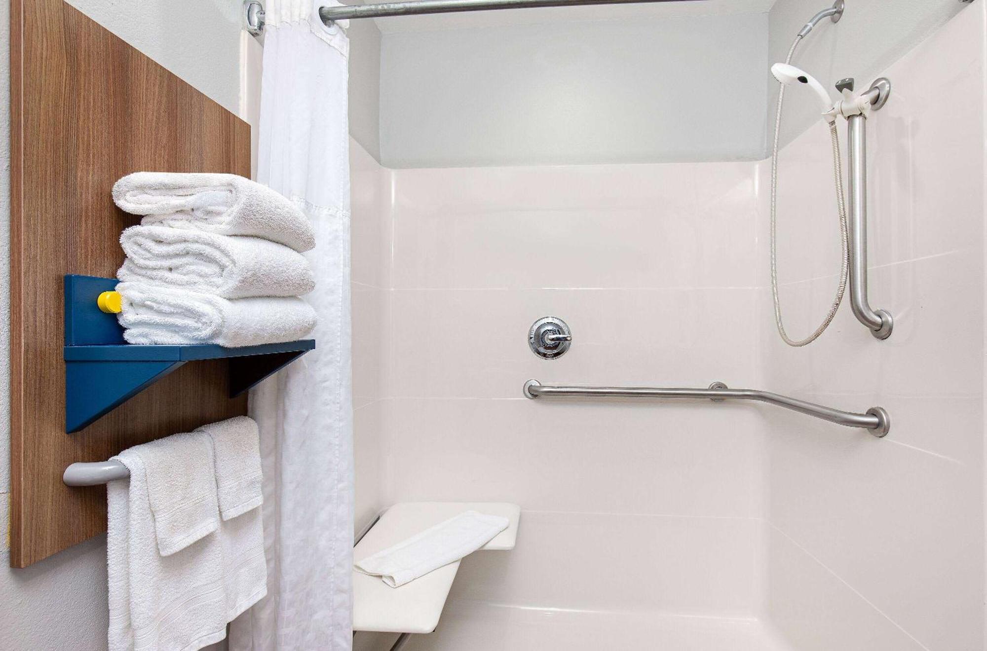 Microtel Inn & Suites Columbus North Bagian luar foto