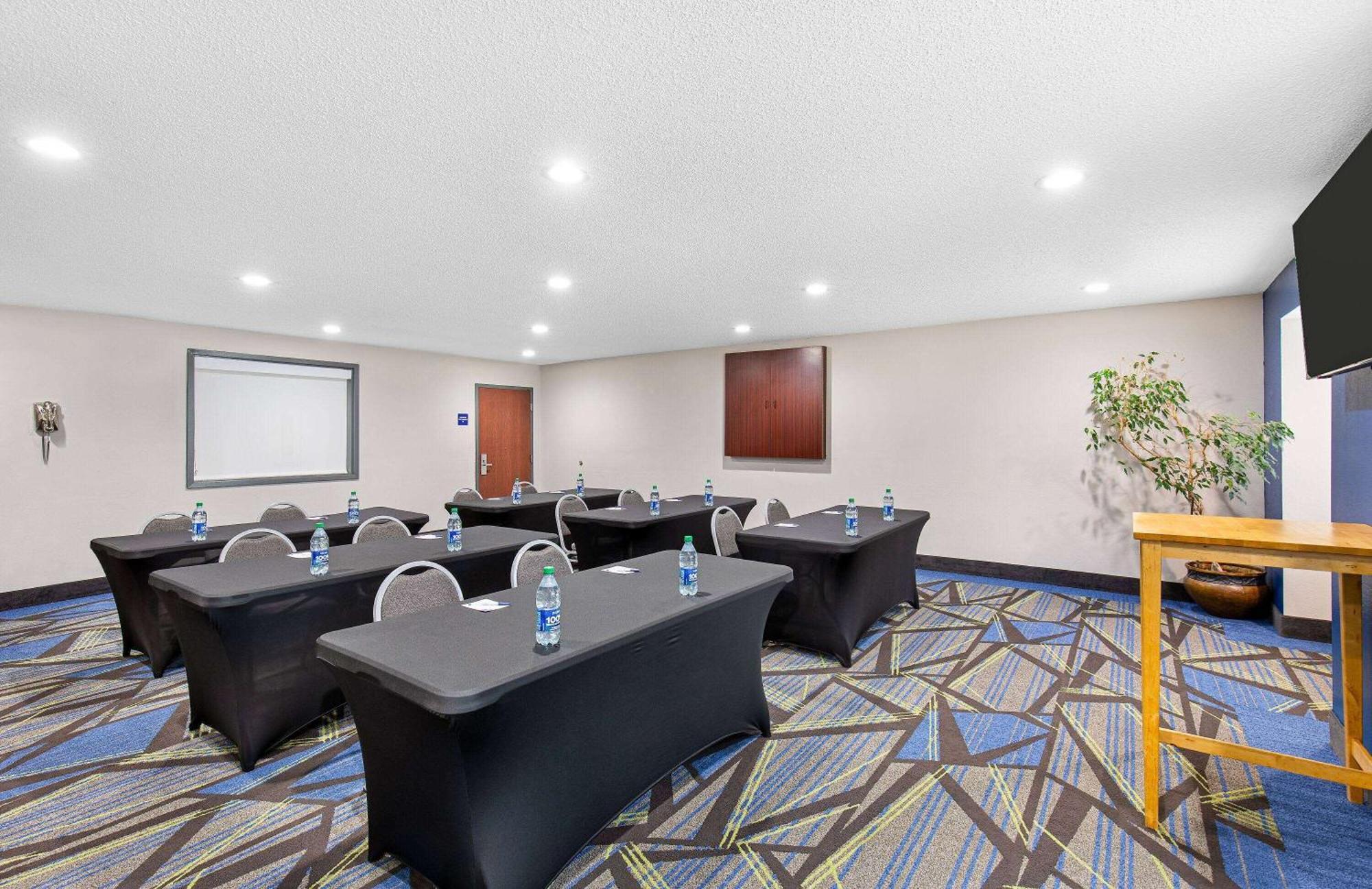 Microtel Inn & Suites Columbus North Bagian luar foto