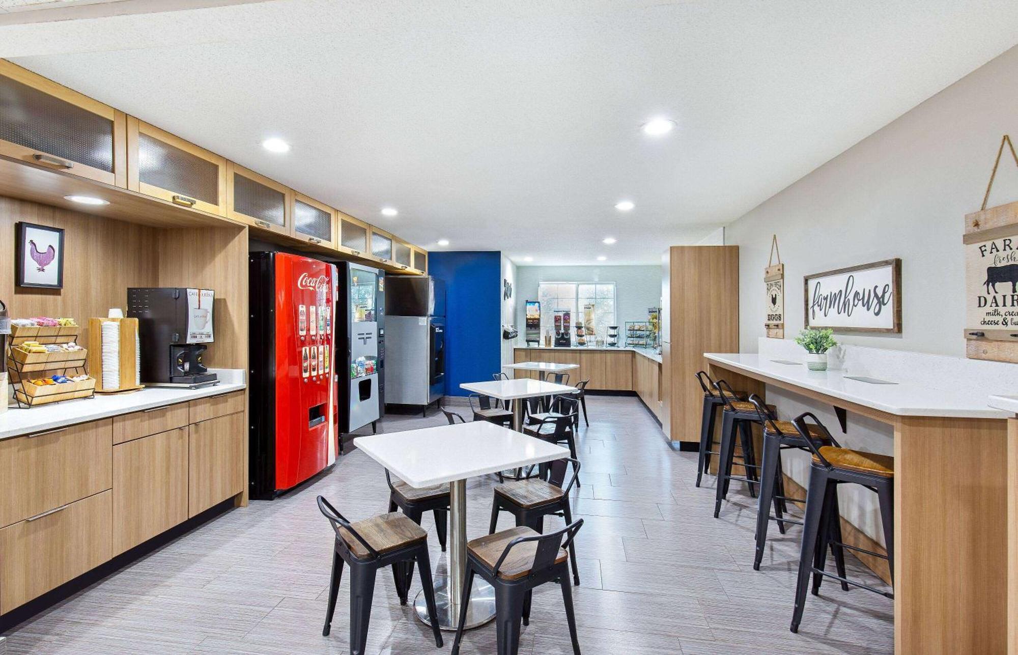 Microtel Inn & Suites Columbus North Bagian luar foto